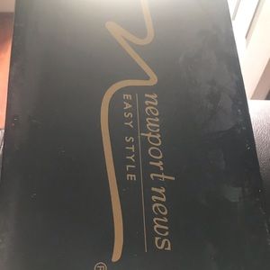 Newport News easy style size 8